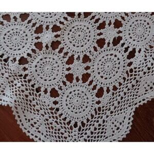 Vintage Table Runner Queen Anne Crochet Lace Ivory Cotton 32"
